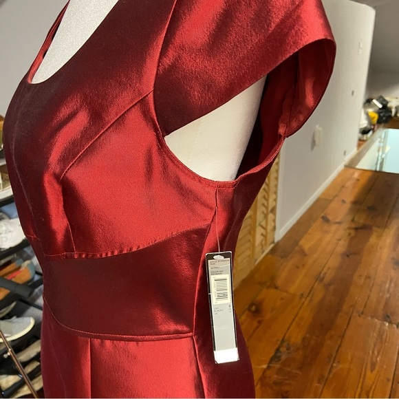Tahari Sheath Cocktail Silk Blend Dress Size 6 Garnet Red Wedding Guest Party - Picture 12 of 13